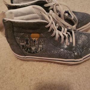 Harry potter and vans collaboration shoe.  Size 3 kids